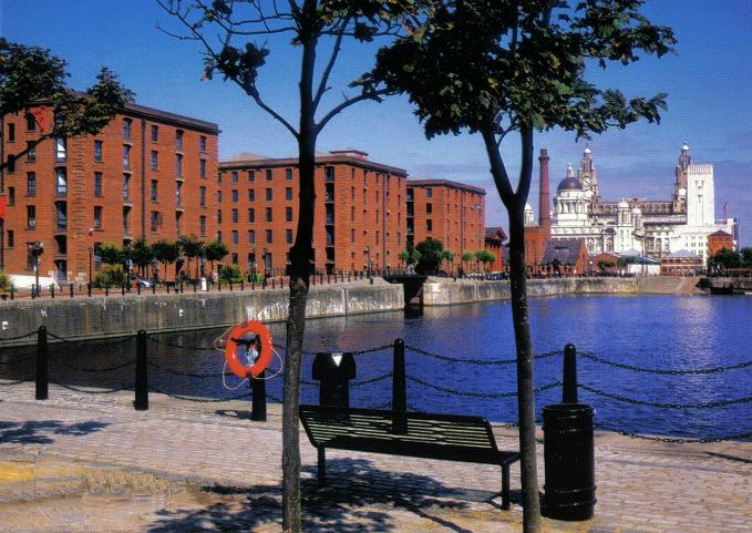 Liverpool 2010: Odrestaurowane magazyny i nabrzeża Albert Dock