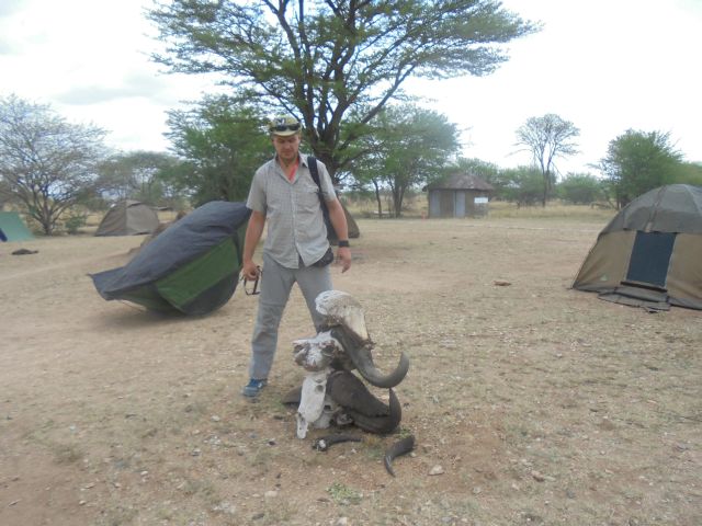 Kemping w Serengeti.